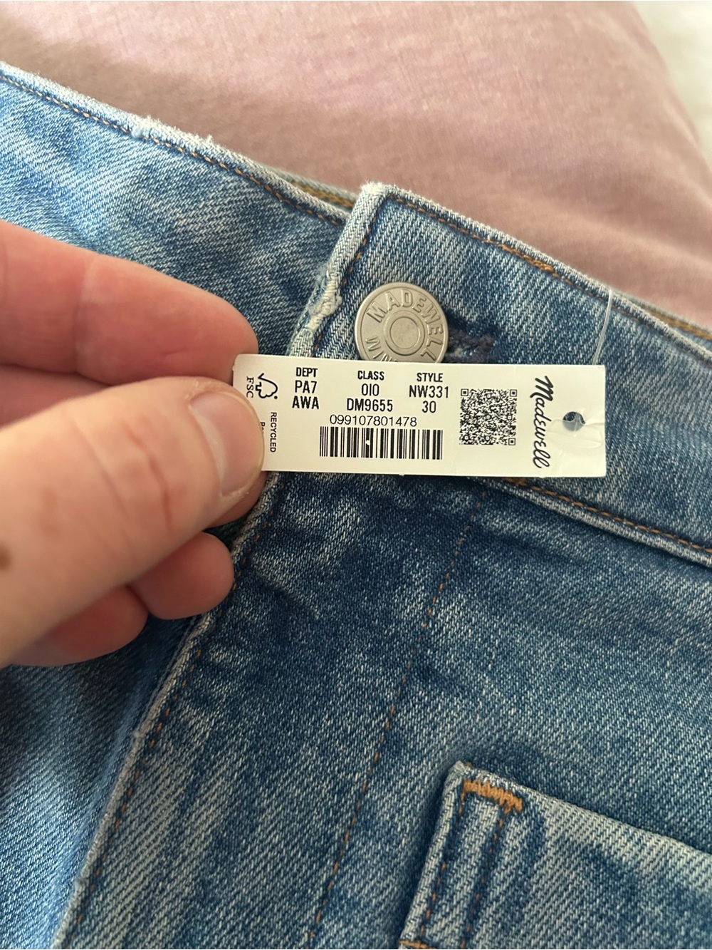 Madewell Women's 
Emmett style jeans 
Curvy - Picture 9 of 10
